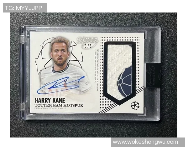 以足球尺寸为核心探讨球星卡设计与收藏价值的创新理念