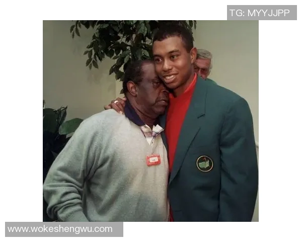 国际黑人足球球星拼搏传奇与世界赛场辉煌历程